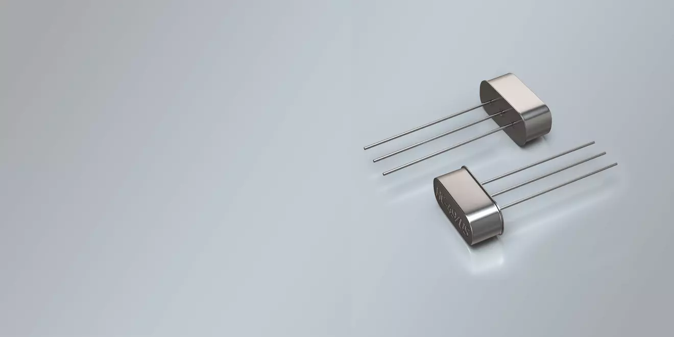 THT QUARZ HC-49/US 3 VODIČE 11,05 x 4,65 